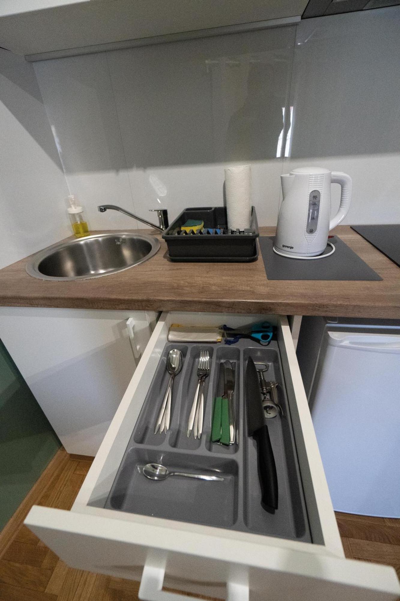 Aleksei Apartmani Belgrado Esterno foto