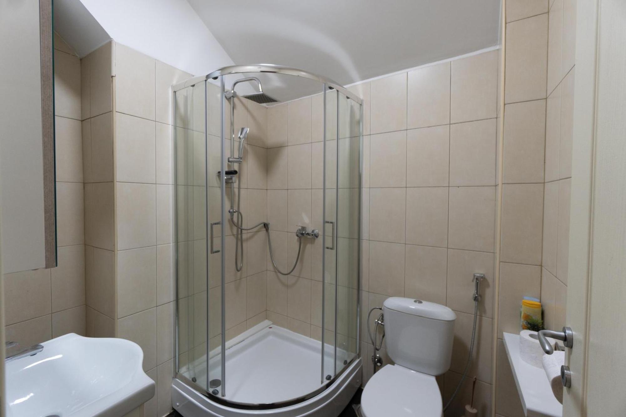Aleksei Apartmani Belgrado Esterno foto