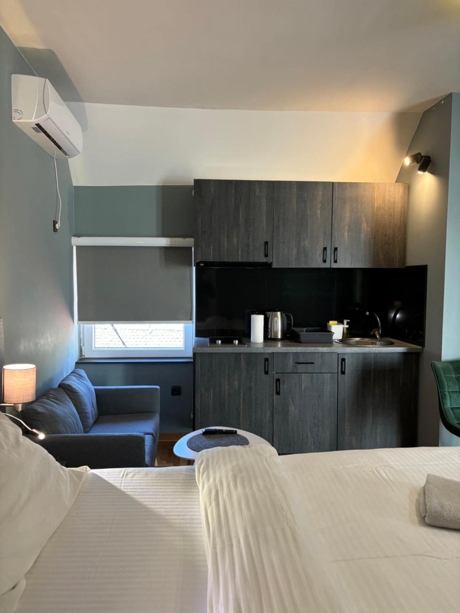 Aleksei Apartmani Belgrado Esterno foto